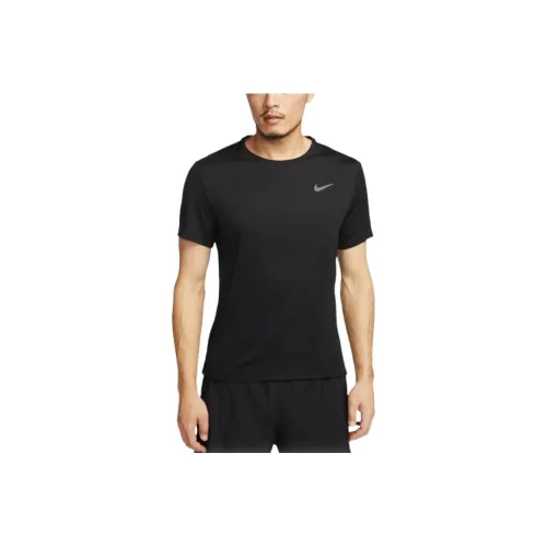 Nike Мужские черные футболки