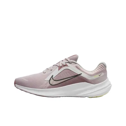 NIKE QUEST 5 Slip-resistant Abrasion-resistant Low Top Casual Training Running Shoes Women's Purple NIKE QUEST 5 Противоскользящий Устойчивый к истиранию Низкий Топ Повседневные Тренировочные Беговые Кроссовки Женские Фиолетовые