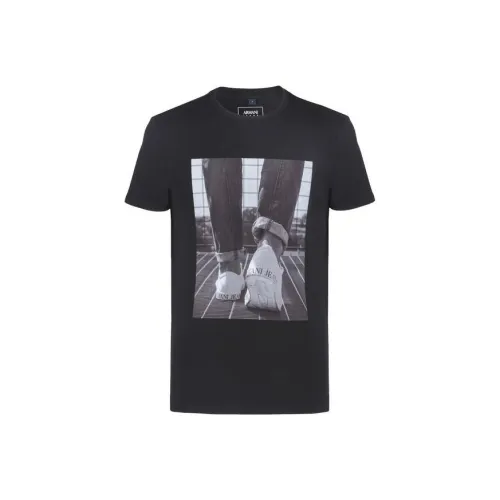 ARMANI JEANS Черные Мужские T-рубашки