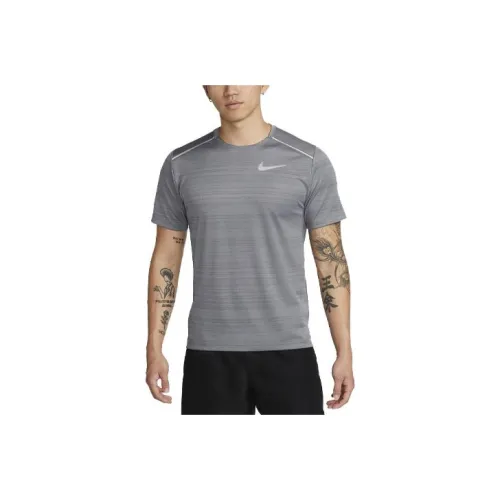 nike Dri Fit Dri Fit MILER T Рубашка Мужская Дымчатый Серый