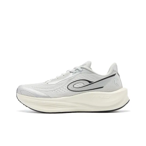 QIAODAN Strong Wind 3TR Беговые кроссовки Низкий топ Серый Серебряный Античный фарфор Белый Женские