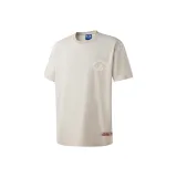 Светло-серо-белый