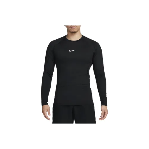 Nike Мужские черные футболки