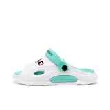 Синий цвет белого озера