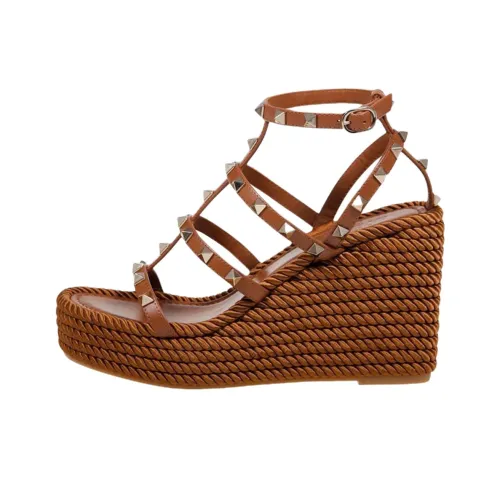 Сандалии Valentino Rockstud в римском стиле женские коричневые