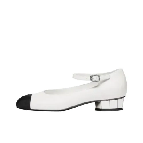 CHANEL Грубый каблук Туфли Мэри Джейн 3 см Женские Белые