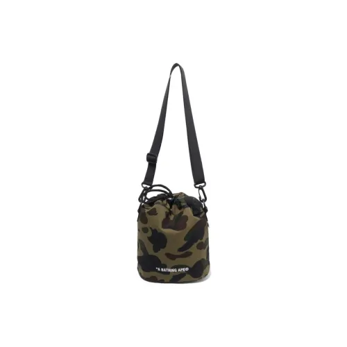 A BATHING APE Сумки кросс-боди Унисекс