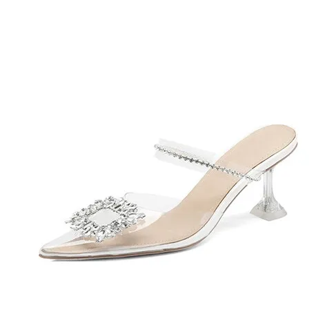 QUICHESHOES Высокие каблуки Экрю Женские