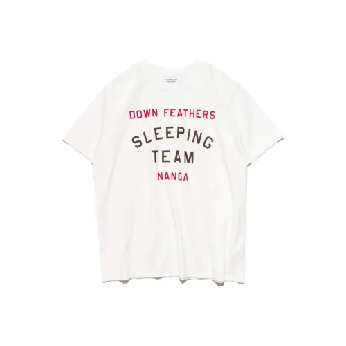NANGA TACOMA FUJI RECORDS Collaboration Пуховики Feathers Sleeping TEAM LOGO Tee Shirt Men's White