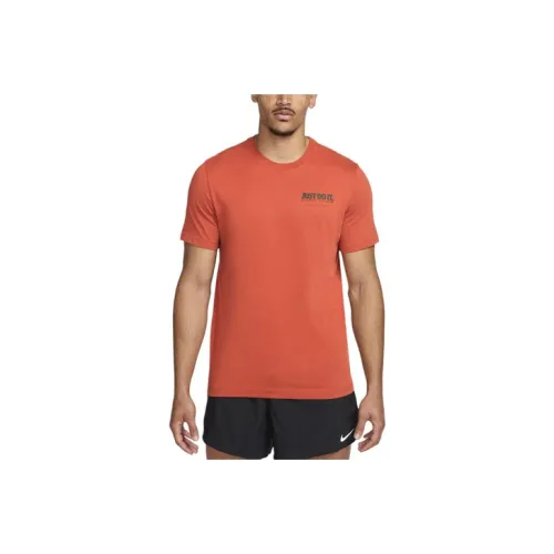 nike Стандартная футболка мужская арбузно-красного цвета