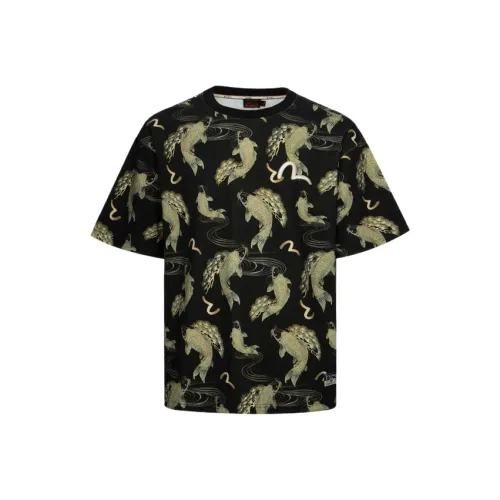 EVISU T-Shirt Мужской с принтом "Черный повсюду"