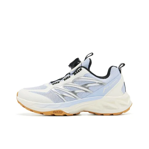 QIAODAN Большая Медведица 3,0 Устойчивый к истиранию Дышащий Низкий Топ Детские Беговые Кроссовки Небесно-Синий Слоновая Кость Подростки