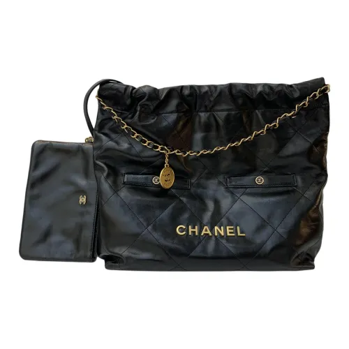 CHANEL Сумки через плечо Женские