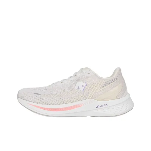DESCENTE Energize Super V2 Беговые кроссовки Низкий топ Бежевый Женский