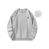 Свитшот серого цвета с флисовой подкладкой и круглым вырезом