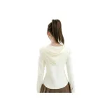 Светло-абрикосовый