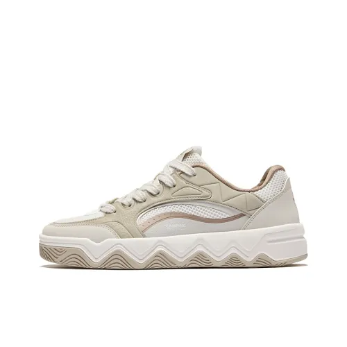 Erke Slip-Resistant Амортизация и Дышащие Низкие Кроссовки для Скейтбординга Мужские Микрокристаллический Белый Туманно-Серый