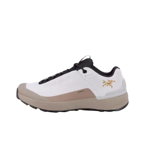 Arcteryx Kopec Амортизация Устойчивый к истиранию Водонепроницаемый And Дышащий Низкий верх Походная обувь Женские Экрю