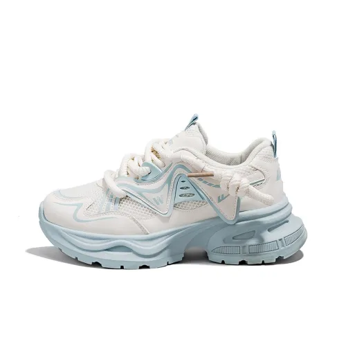 Warrior Shock Absorbers Slip-Resistant Abrasion-Resistant Low Top Footwear Women's Beige White Moon