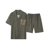 Тёмно-зелёный