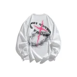 Белая футболка с длинными рукавами