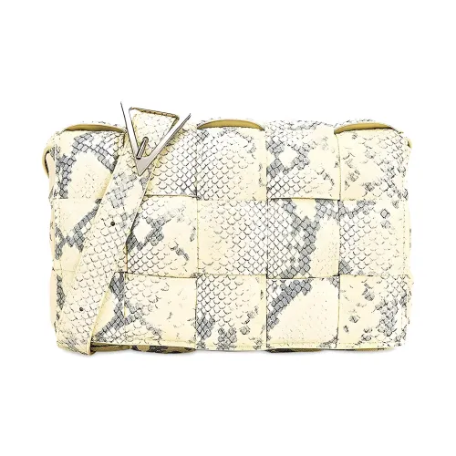 Bottega Veneta Padded Cassette Козья кожа Pillow Bag Сумка через плечо Женская Киви Черный Серебристый