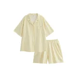 Светло-желтый