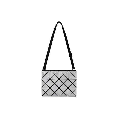 ISSEY MIYAKE Сумки через плечо Женские