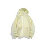 Светло-жёлтый