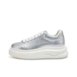 Серебристый