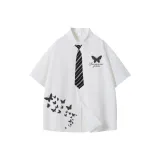 Белый с черно-белыми полосами галстук.