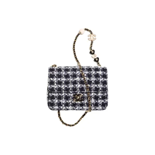 CHANEL Сумки через плечо Женские