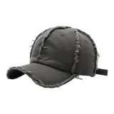 Однотонная бейсболка с обтрепанным краем, темно-серого цвета