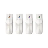 Белые носки - по одной паре каждого цвета