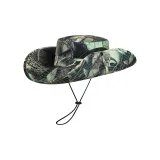 Большое дерево, зеленый цвет, сухая листва, серый