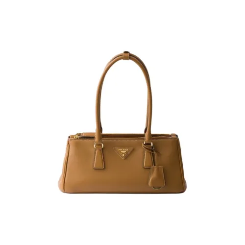 PRADA Сумки через плечо Женские