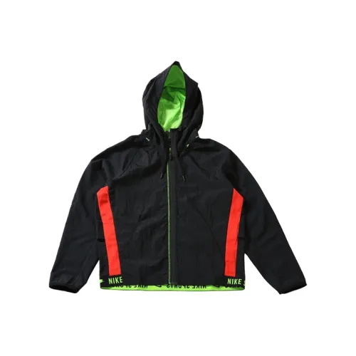 Мужские куртки Nike