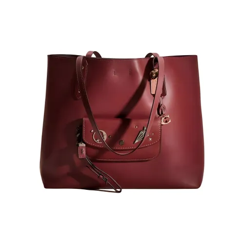 COACH Central Клатчи Женские