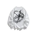 Белая футболка с длинными рукавами