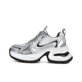 Серебристый