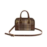 Коричневый