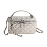 Серебристый