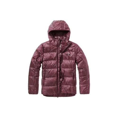 The North Face Женские красные пуховики