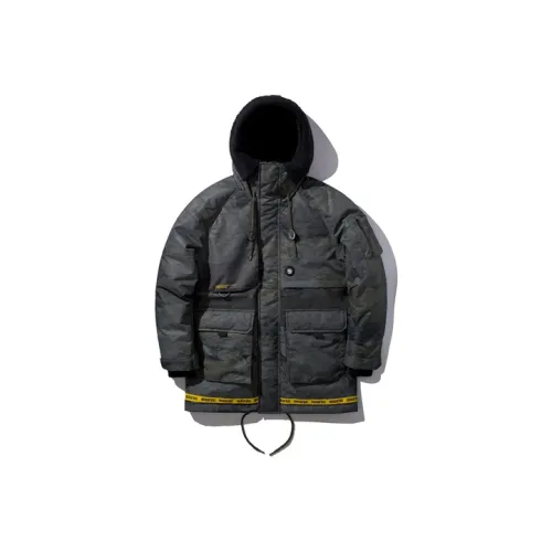 Мужская пуховая куртка с камуфляжным зеленым