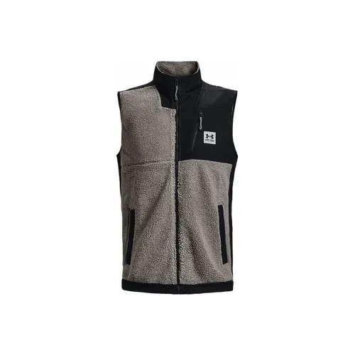 Under Armour Серый Мужской Жилеты