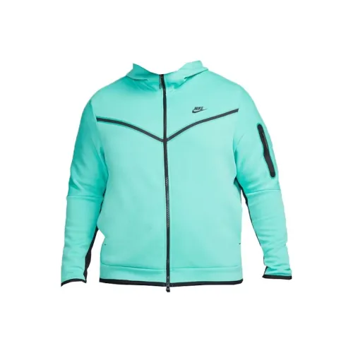 Nike Светло-зеленые Мужские Куртки