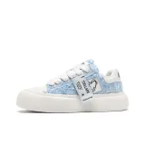 Белый и синий цвет