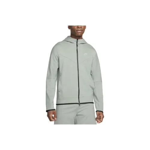 Nike Слюдяной зеленый Мужские Куртки