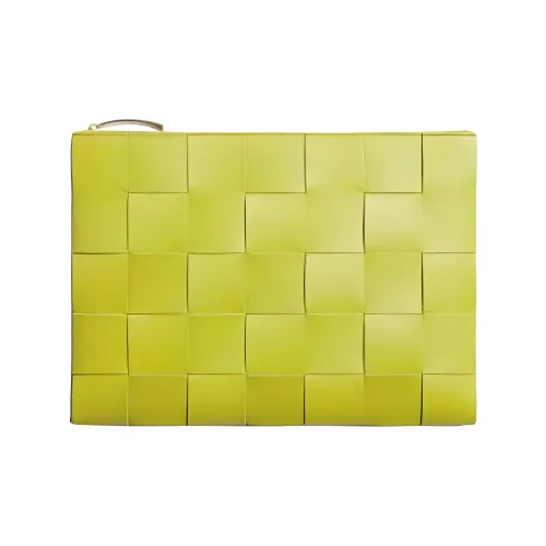 Bottega Veneta Cassette Sheepskin Clutch Medium Women's Kiwi Green Bottega Veneta Cassette Овчина Клатч Средний Женский Киви Зеленый