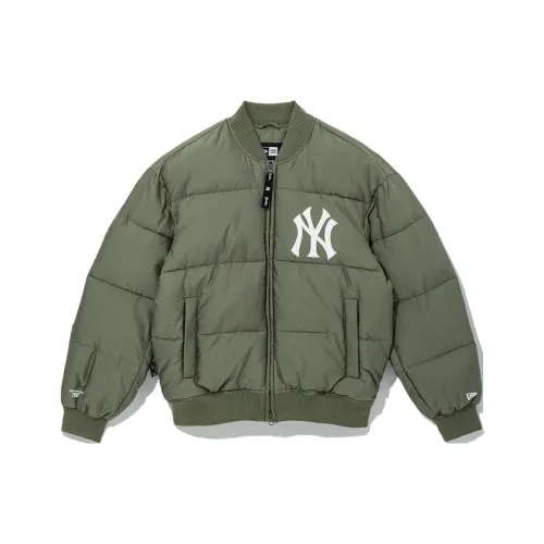 New Era Оливково-зеленый Унисекс Объемные куртки (пуфы)